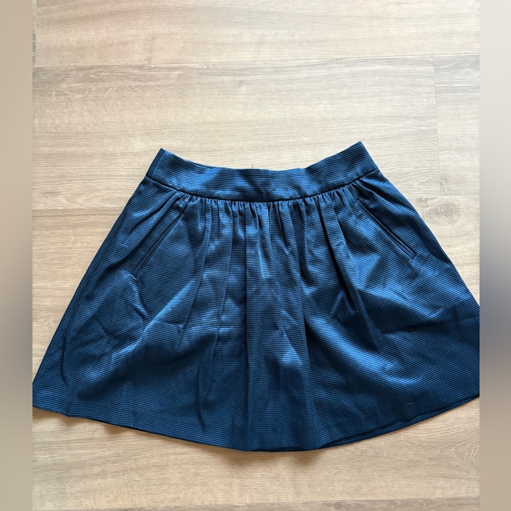 Banana Republic Flirty Satin Skater Mini Skirt in Navy- size 4